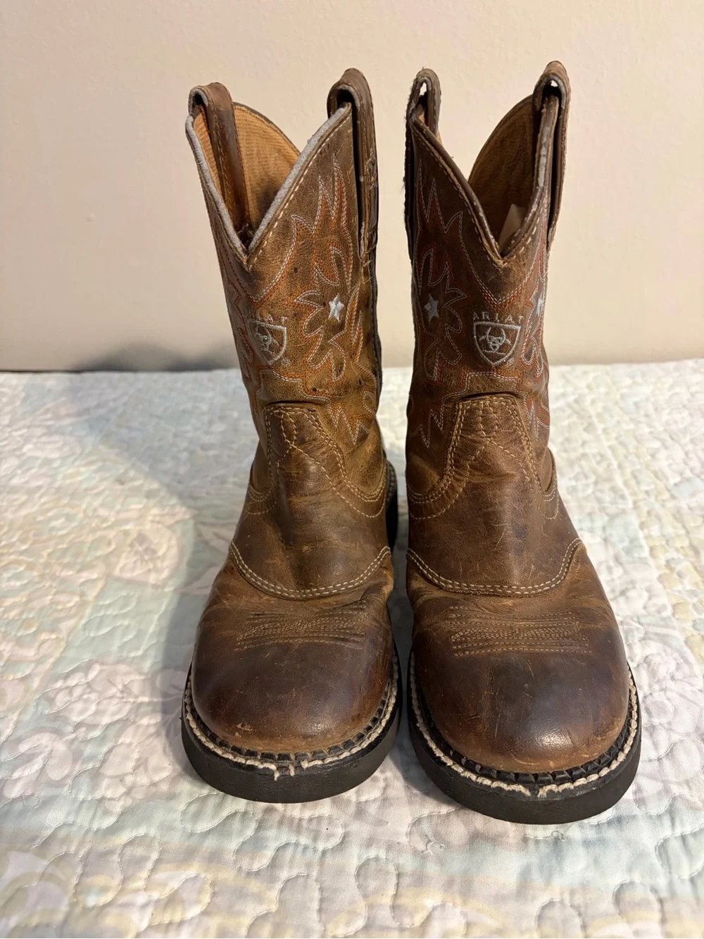 Ariat Chestnut Leather Round Toe Western Cowgirl Boots with Stars